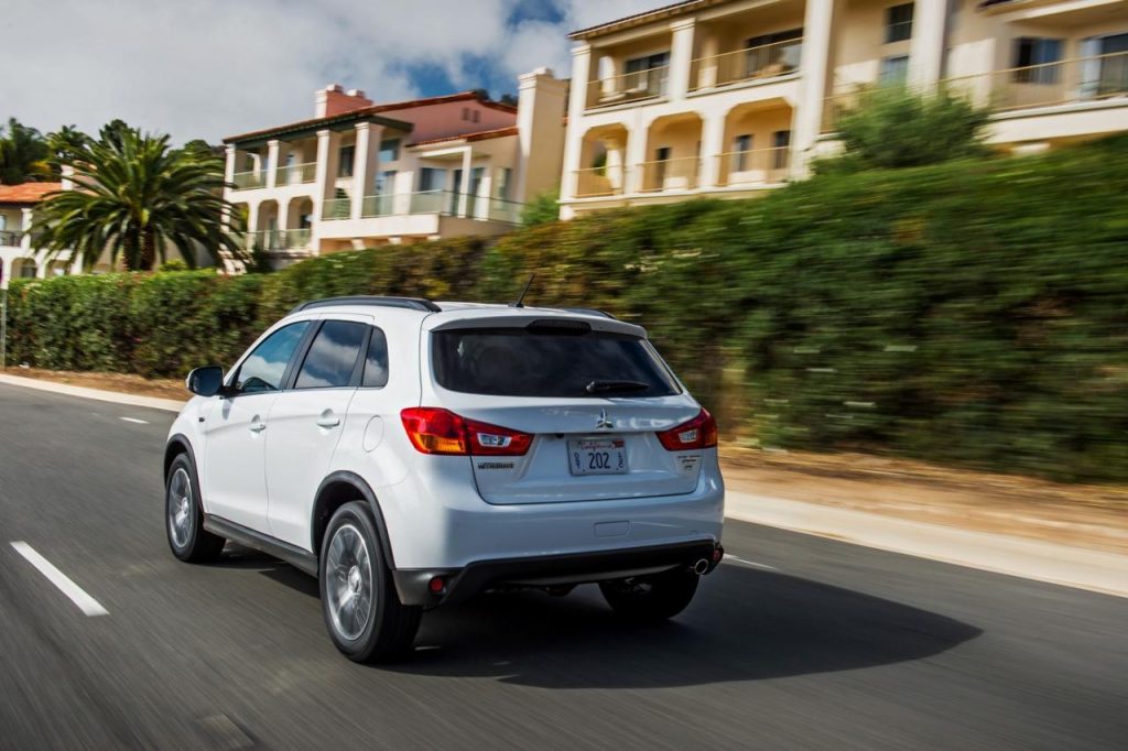 hd-los_angeles_2015_mitsubishi_outlander_sport_1-40