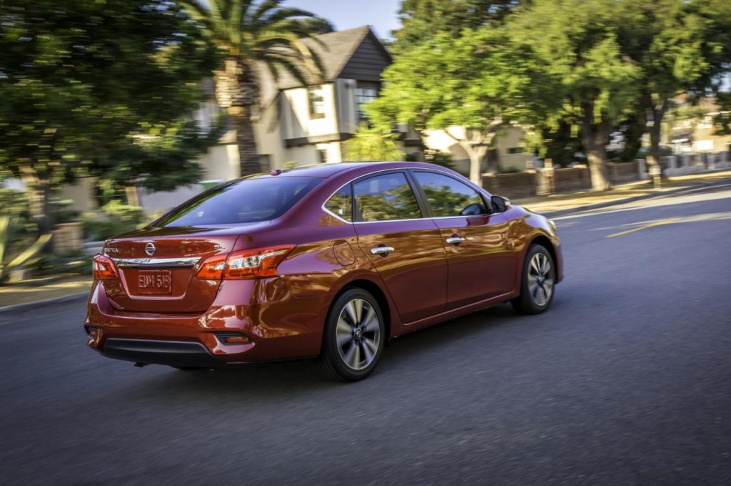 hd-los_angeles_2015_nissan_sentra_1-4