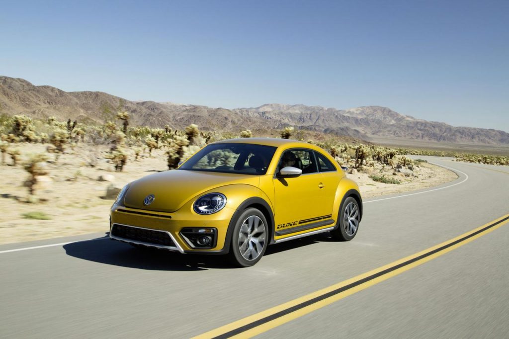 hd-los_angeles_2015_volkswagen_beetle_dune_1-10