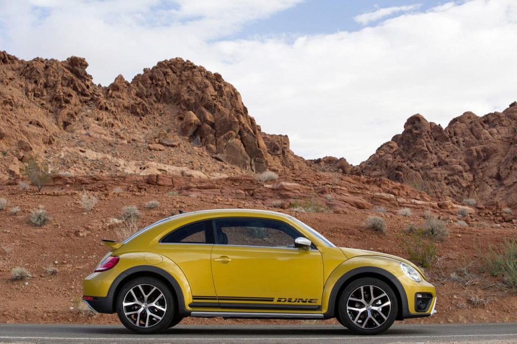 hd-los_angeles_2015_volkswagen_beetle_dune_1-11