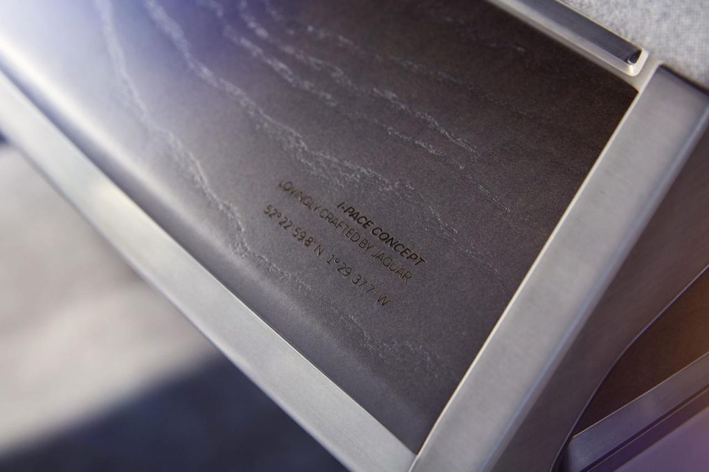 hd-los_angeles_2016_jaguar_i_pace_concept_1-20