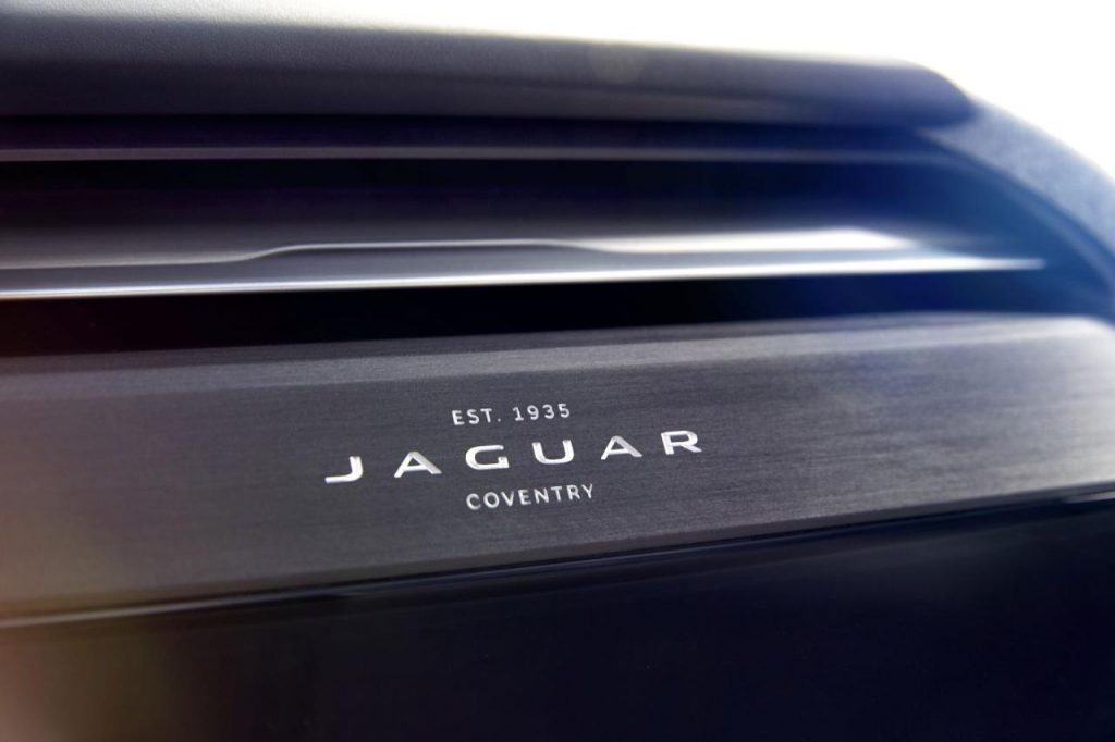 hd-los_angeles_2016_jaguar_i_pace_concept_1-22