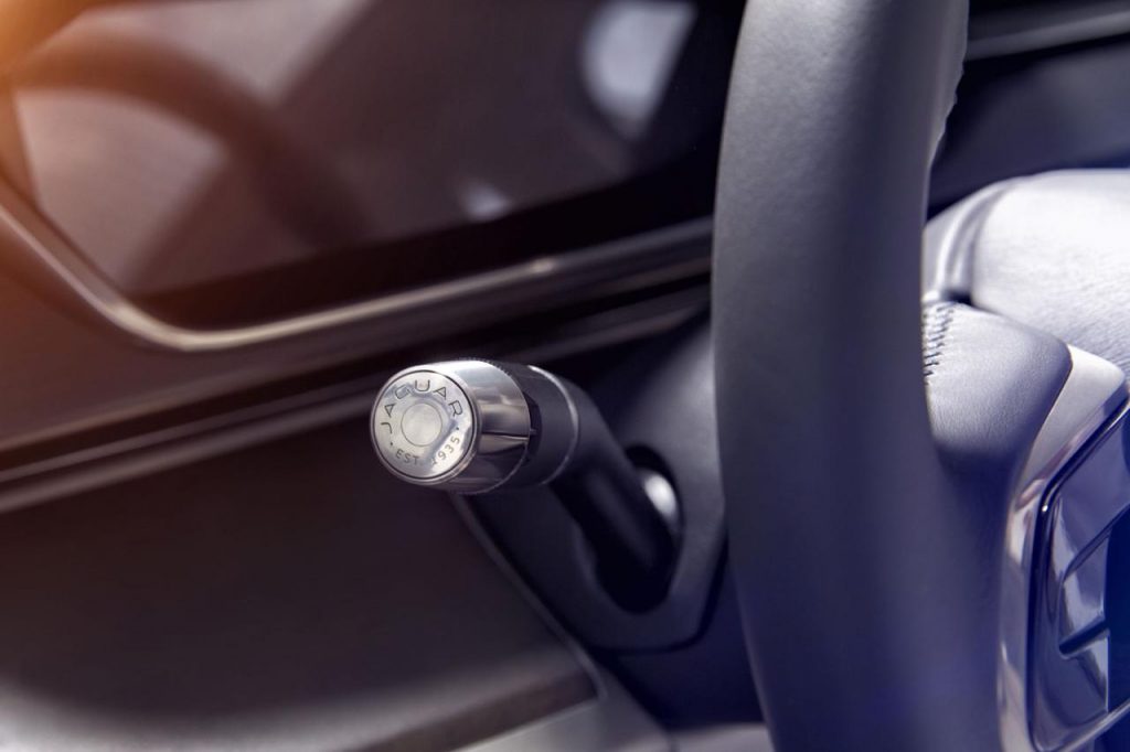 hd-los_angeles_2016_jaguar_i_pace_concept_1-23