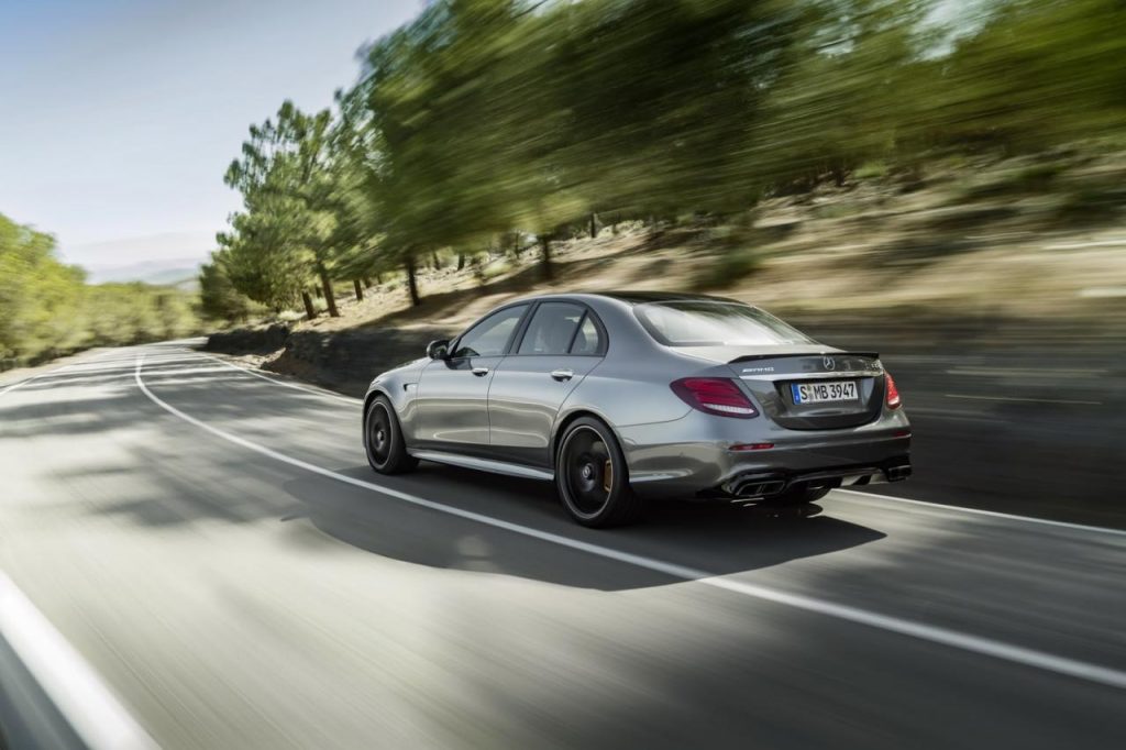 hd-los_angeles_2016_mercedes_amg_e_63_4maticplus_et_e_63_s_4maticplus_1-2
