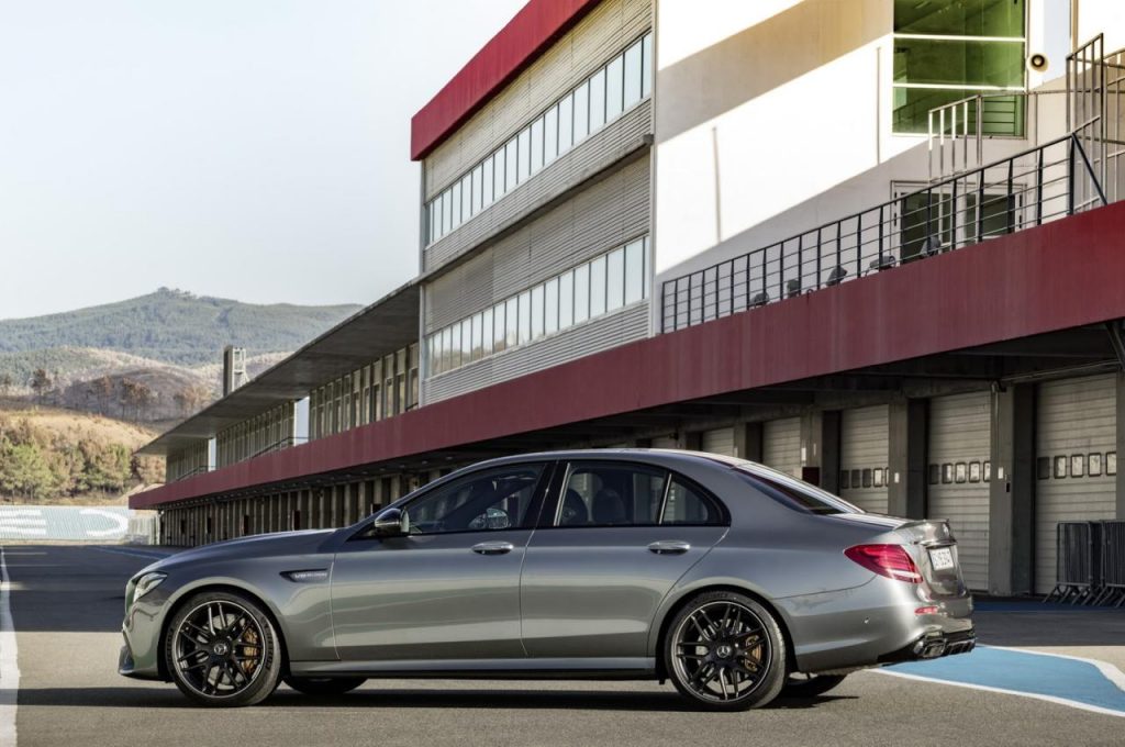 hd-los_angeles_2016_mercedes_amg_e_63_4maticplus_et_e_63_s_4maticplus_1-32