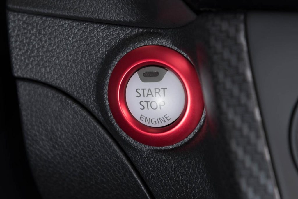 hd-los_angeles_2016_nissan_sentra_nismo_1-5