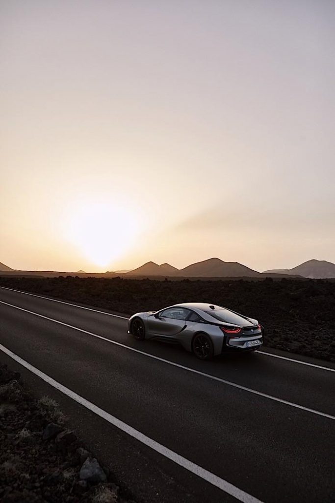 hd-los_angeles_2017_bmw_i8_coup_et_i8_roadster_1-6