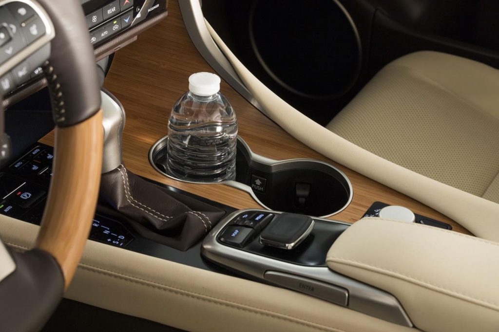 hd-los_angeles_2017_lexus_rx450hl_1-9