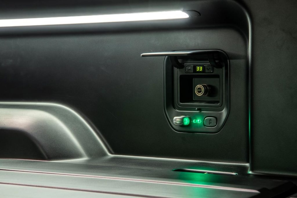 hd-los_angeles_2018_rivian_r1t_1-3