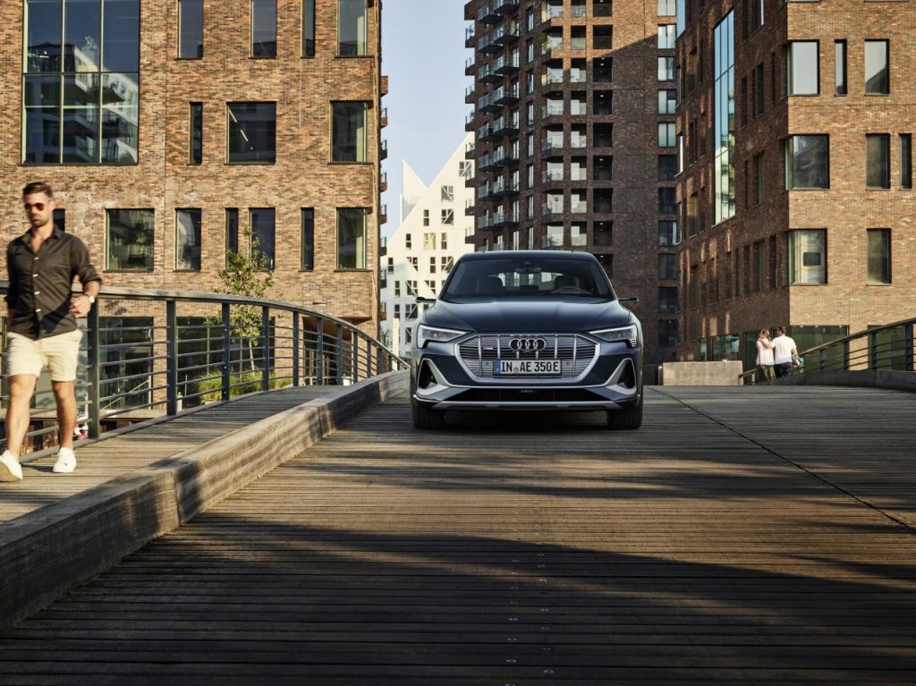 hd-los_angeles_2019_audi_e_tron_sportback_1-16