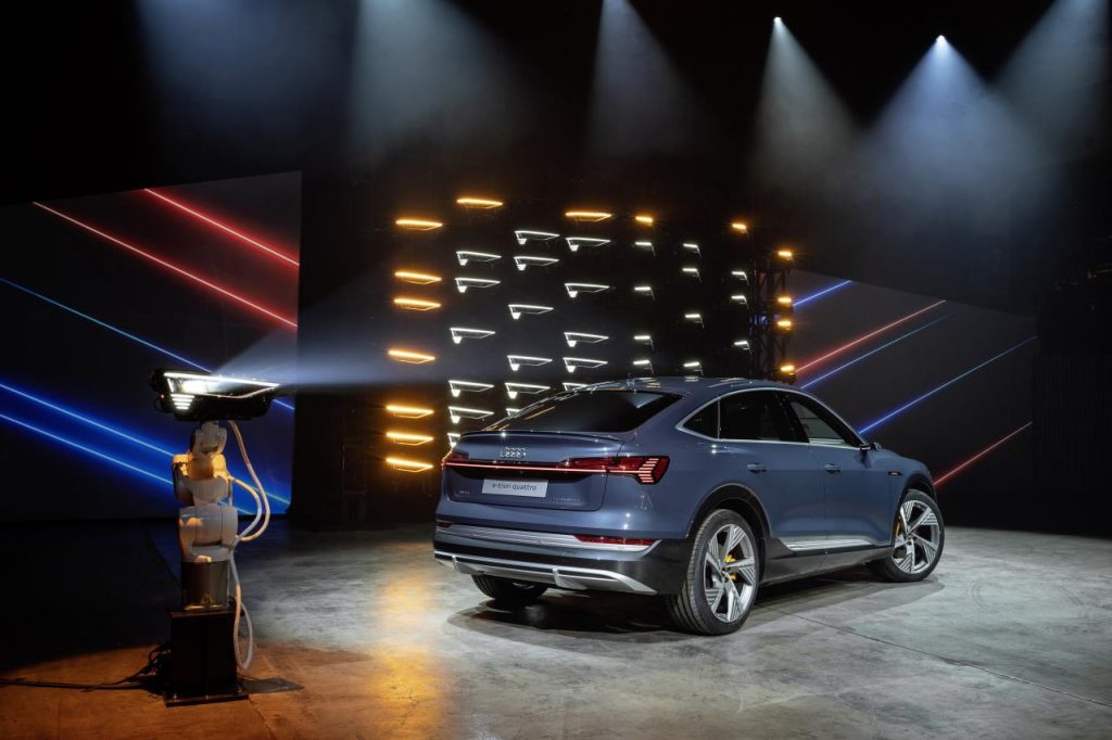 hd-los_angeles_2019_audi_e_tron_sportback_1-5