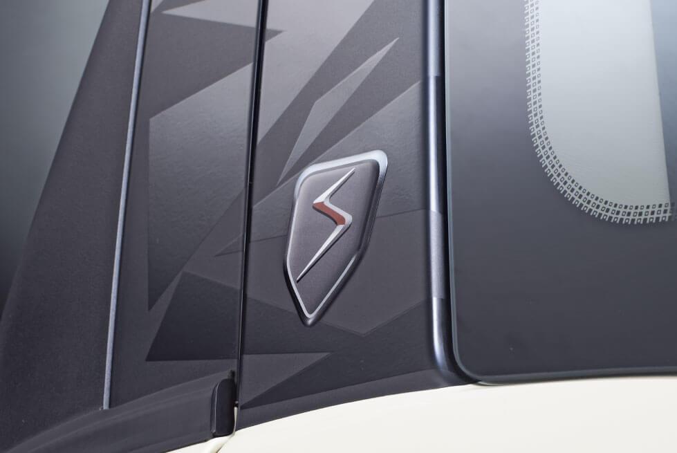 hd-mahindra_xuv500_sportz_limited_edition_la_classe_1-7