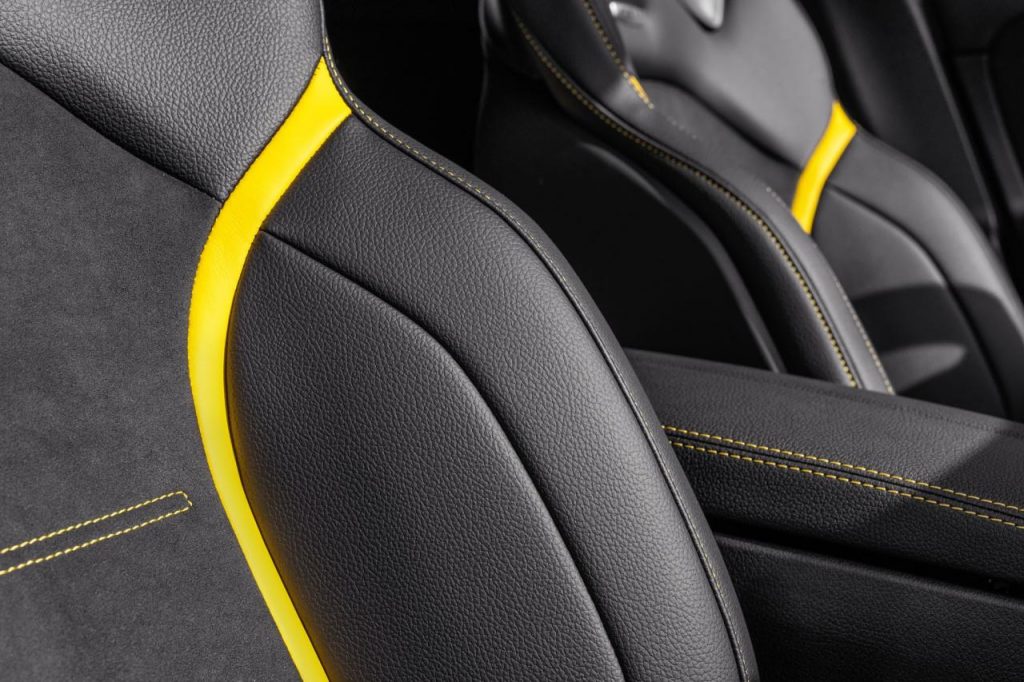 hd-mercedes_amg_a_45_4maticplus_et_cla_45_4maticplus_les_enfants_terribles_2-2