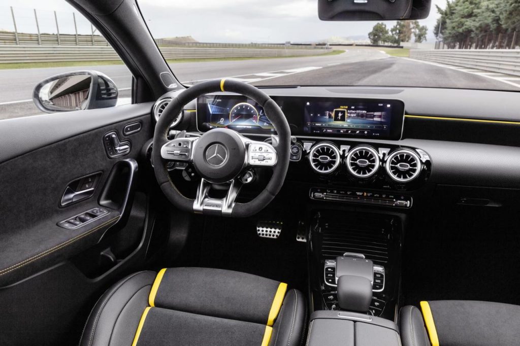 hd-mercedes_amg_a_45_4maticplus_et_cla_45_4maticplus_les_enfants_terribles_2-4