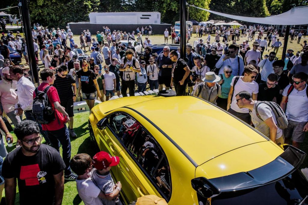 hd-mercedes_amg_a_45_4maticplus_et_cla_45_4maticplus_les_enfants_terribles_3-2