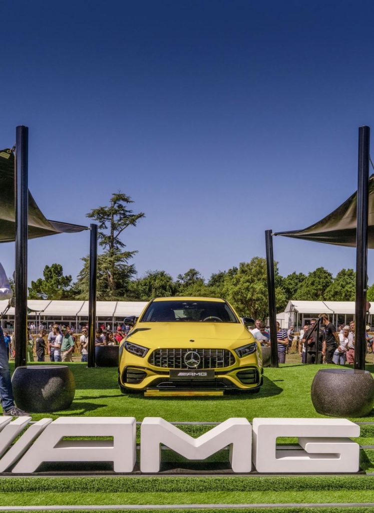 hd-mercedes_amg_a_45_4maticplus_et_cla_45_4maticplus_les_enfants_terribles_3-4