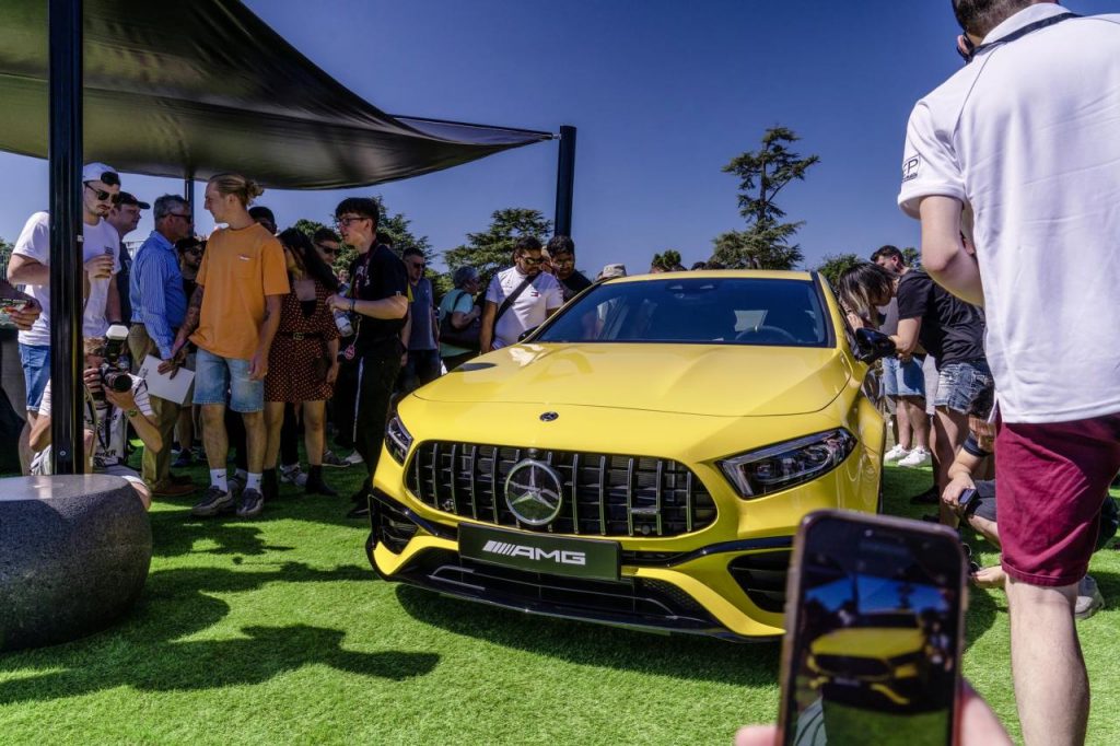 hd-mercedes_amg_a_45_4maticplus_et_cla_45_4maticplus_les_enfants_terribles_3-5