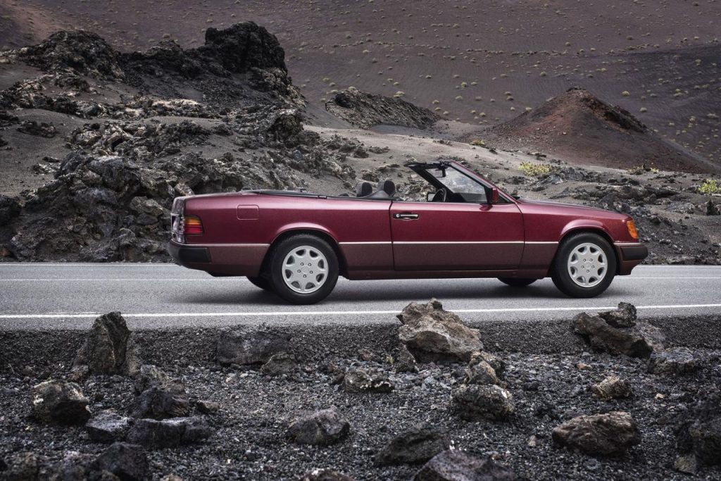 hd-mercedes_un_calendrier_2017_l_chelle_1_18me_1-1