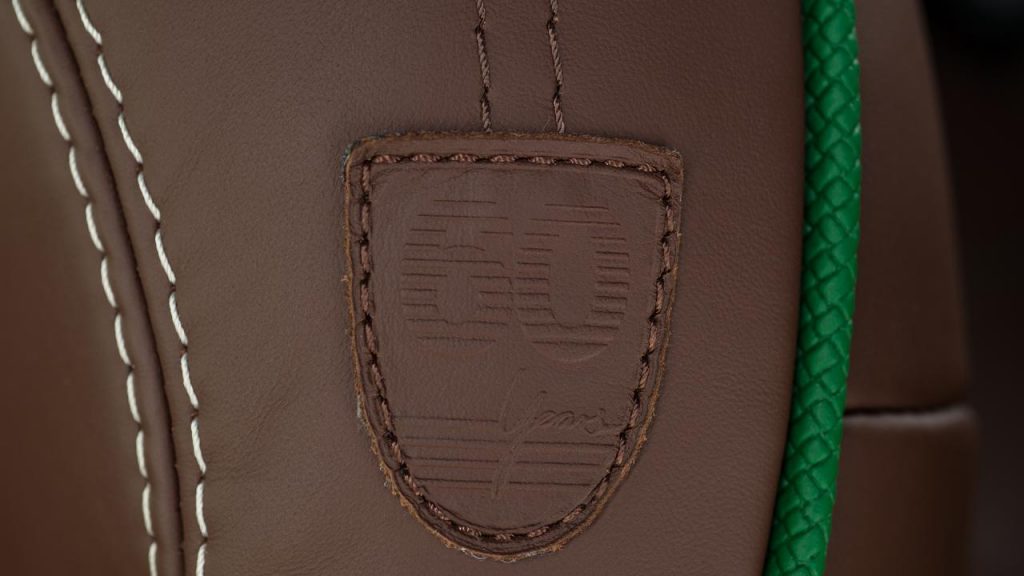 hd-mini_clbre_son_60me_anniversaire_avec_une_srie_spciale_1-5