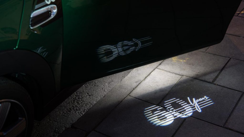 hd-mini_clbre_son_60me_anniversaire_avec_une_srie_spciale_1-6