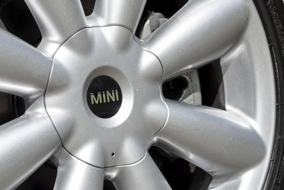 hd-mini_countryman_business_1-5