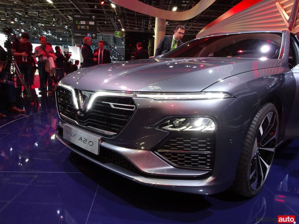 hd-mondial_paris_2018_live_vinfast_avec_du_bmw_dedans_2-6