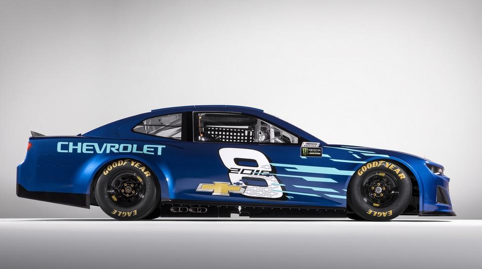 hd-nascar_2018_la_chevrolet_camaro_zl1_en_cup_1-5