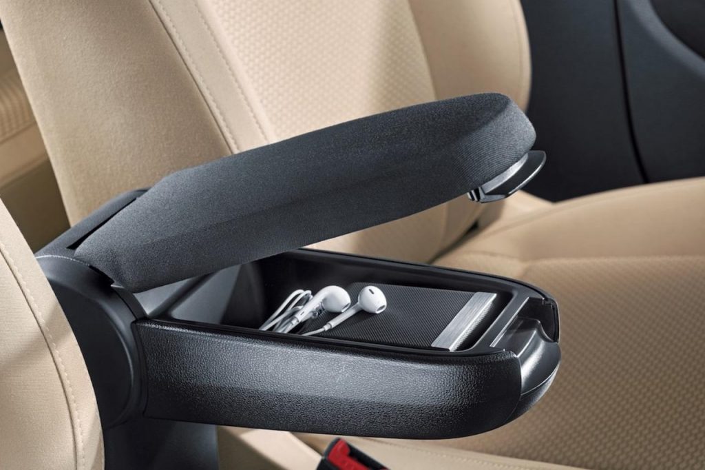 hd-new_delhi_2016_volkswagen_ameo_1-4