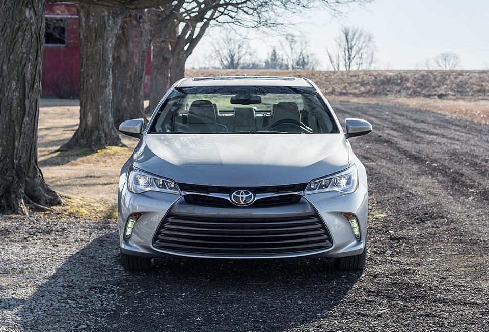 hd-new_york_2014_toyota_camry_1-4