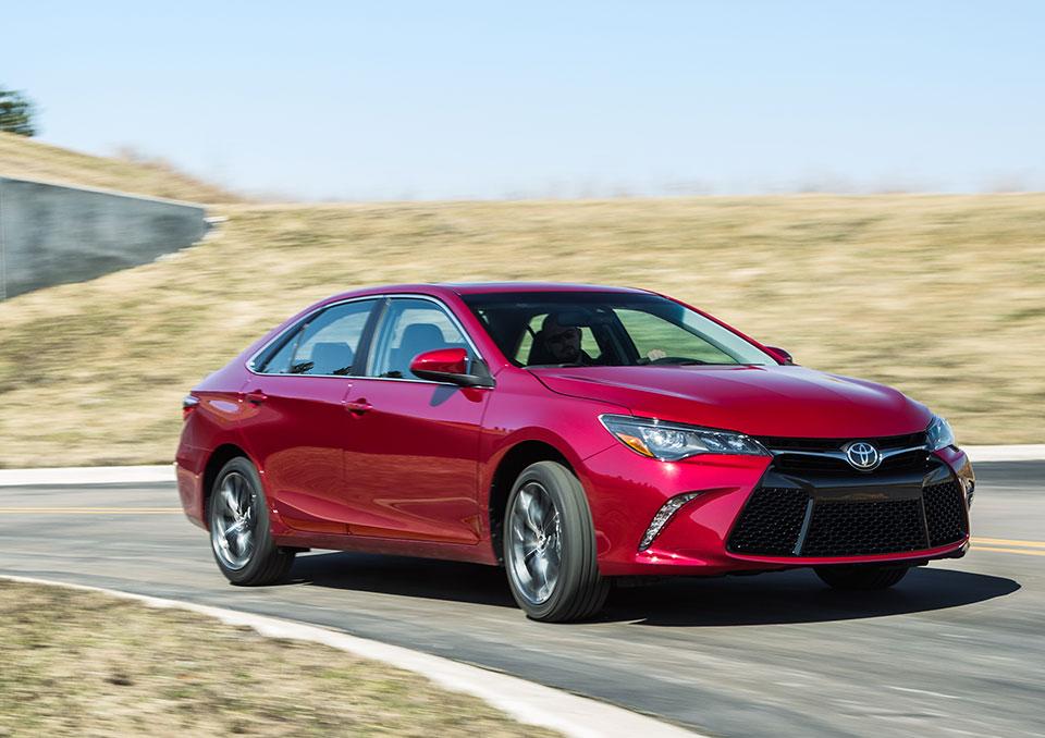 hd-new_york_2014_toyota_camry_1-7
