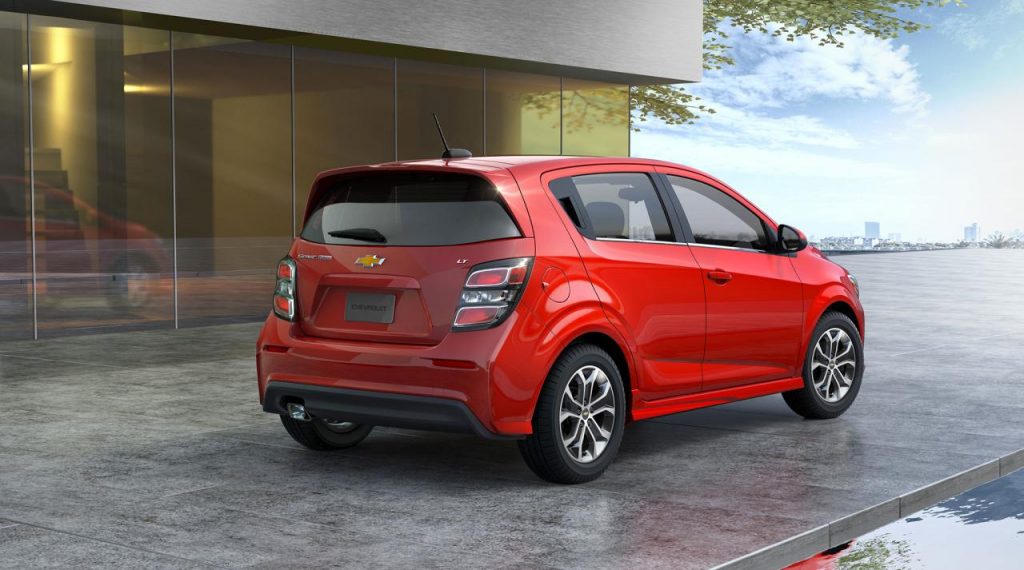 hd-new_york_2016_chevrolet_sonic_1-2