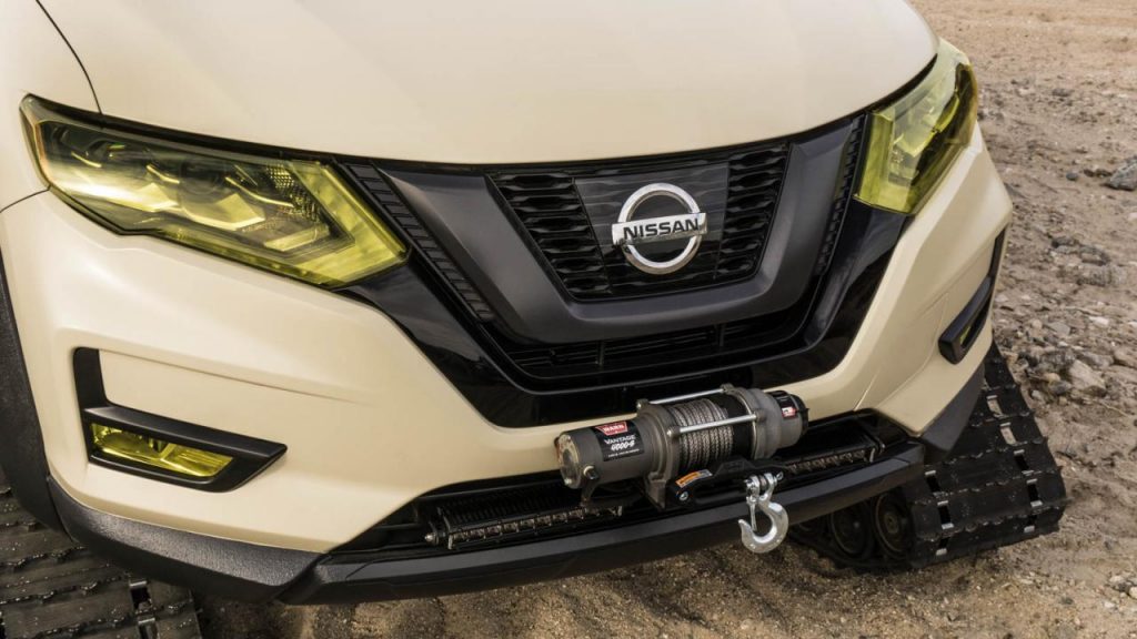 hd-new_york_2017_nissan_rogue_trail_warrior_1-5