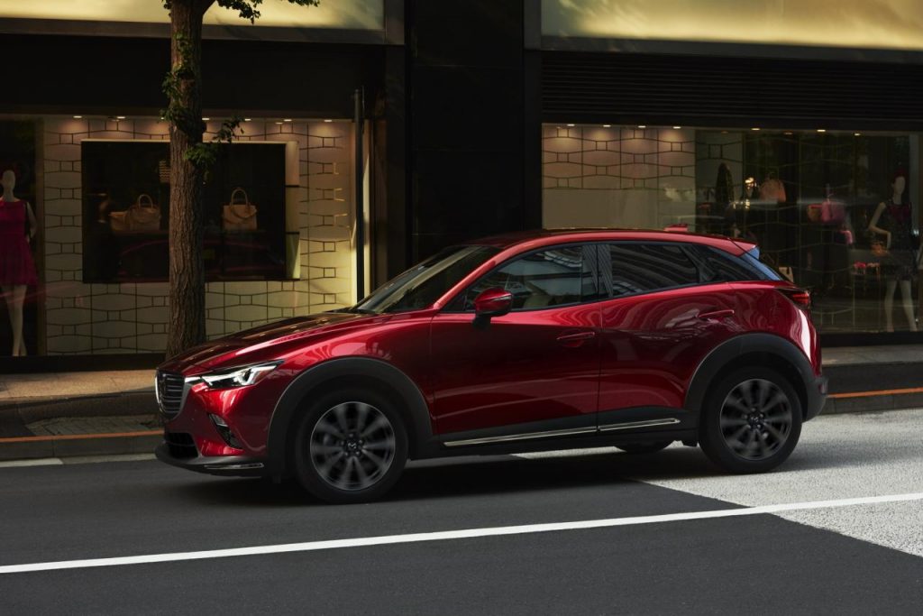 hd-new_york_2018_mazda_cx_3_restyl_1-2