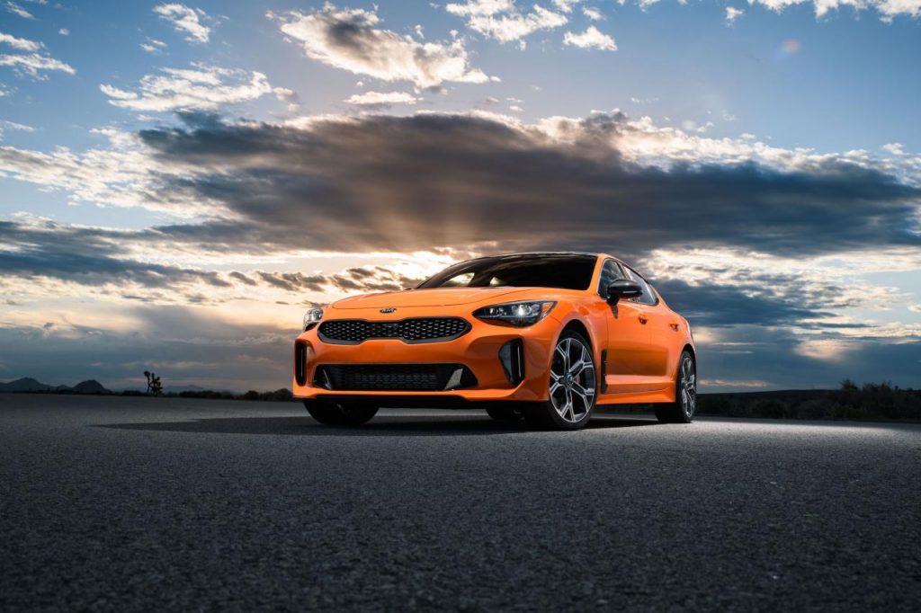 hd-new_york_2019_kia_stinger_gts_le_missile_qui_drifte_1-1