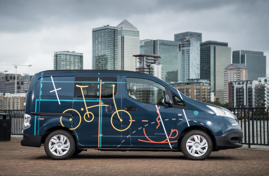 hd-nissan_e_nv200_workspace_bureau_lectrique_roulant_1-1