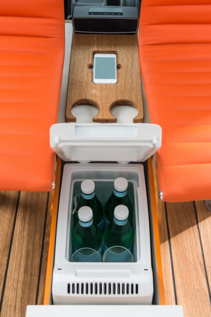 hd-nissan_e_nv200_workspace_bureau_lectrique_roulant_1-18