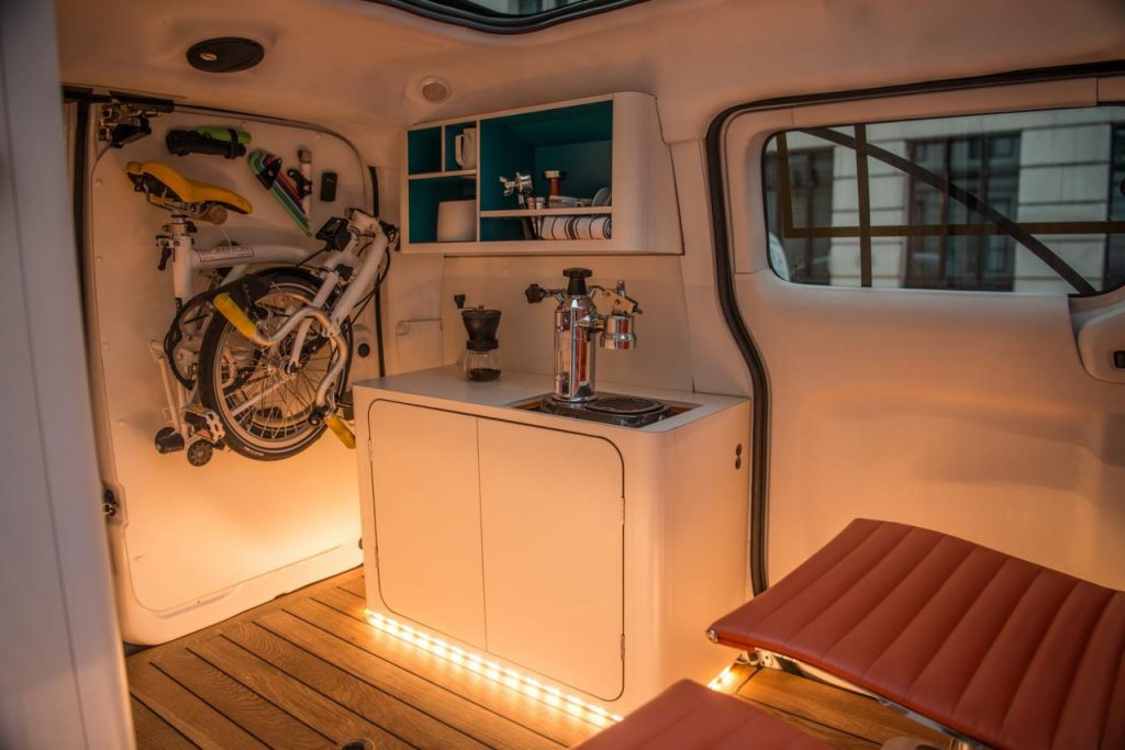 hd-nissan_e_nv200_workspace_bureau_lectrique_roulant_1-8