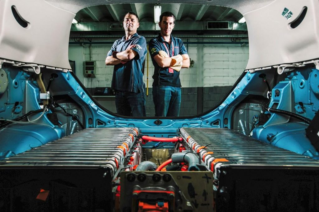 hd-nissan_leaf_48_kwh_un_prototype_de_comptition_1-3