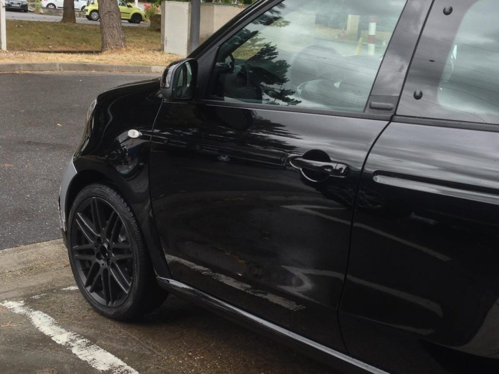 hd-nos_lecteurs_ont_du_talent_damien_et_la_smart_forfour_brabus_1