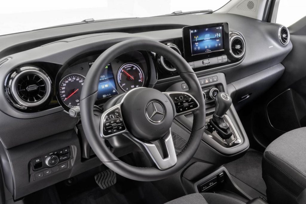 hd-nouveau_mercedes_benz_citan_kangoo_nez_de_gla_1-4