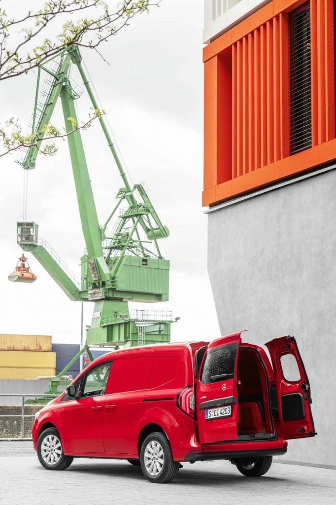 hd-nouveau_mercedes_benz_citan_kangoo_nez_de_gla_1-9