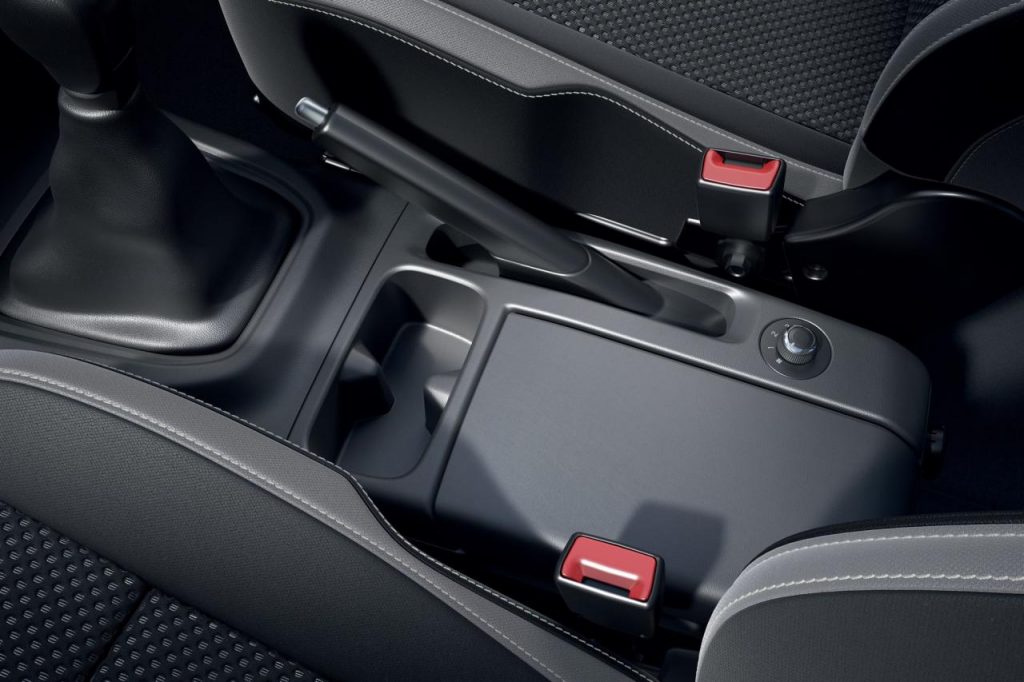 hd-nouveau_renault_triber_7_places_dans_moins_de_4_m_1-42