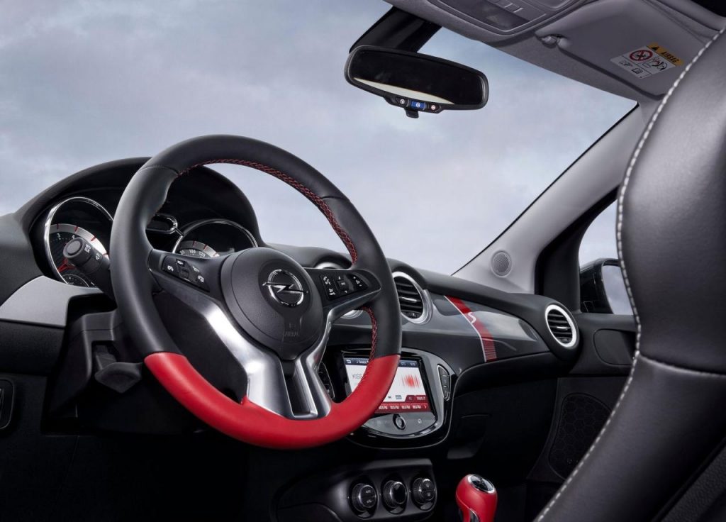 hd-opel_adam_rock_s_le_meilleur_des_deux_1-2