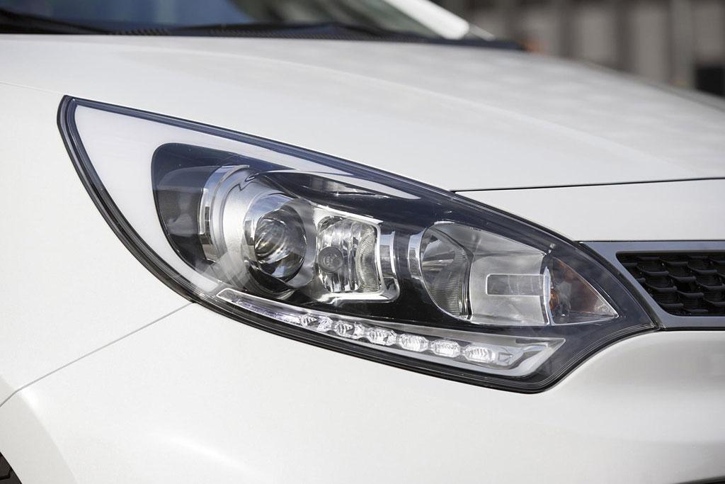 hd-paris_2014_kia_rio_et_venga_1-1