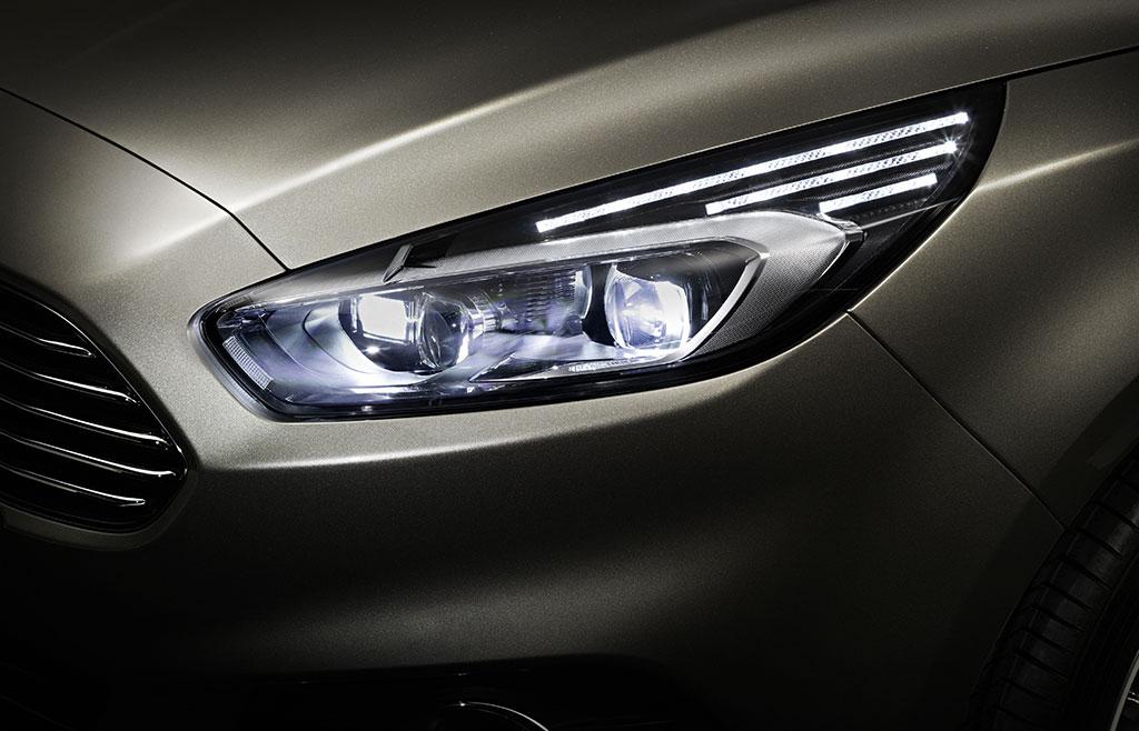 hd-paris_2014_le_ford_s_max_officiel_1-8