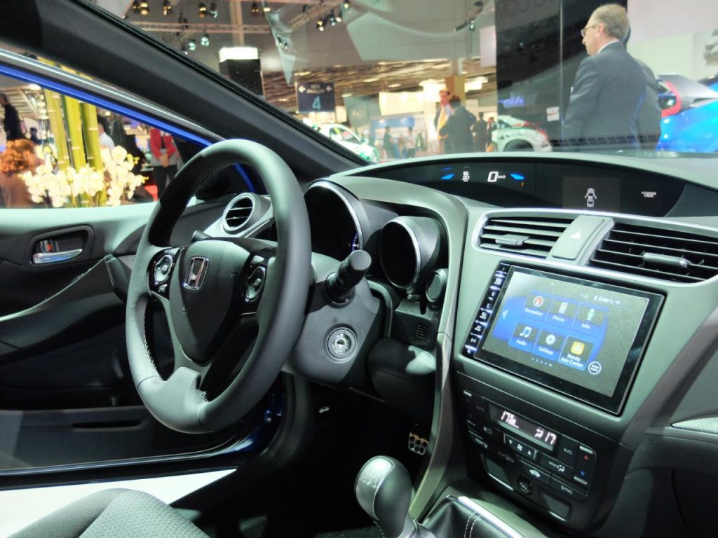 hd-paris_2014_live_honda_civic_1