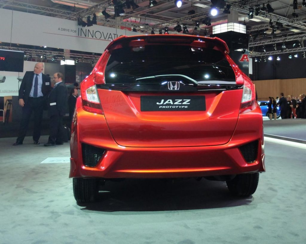 hd-paris_2014_live_honda_jazz_1-2