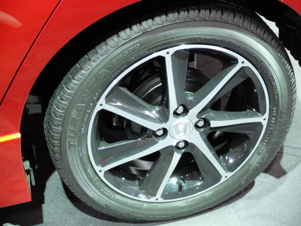 hd-paris_2014_live_honda_jazz_1-4