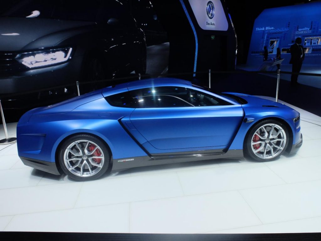 hd-paris_2014_live_vw_xl_sport_ducati_1-12