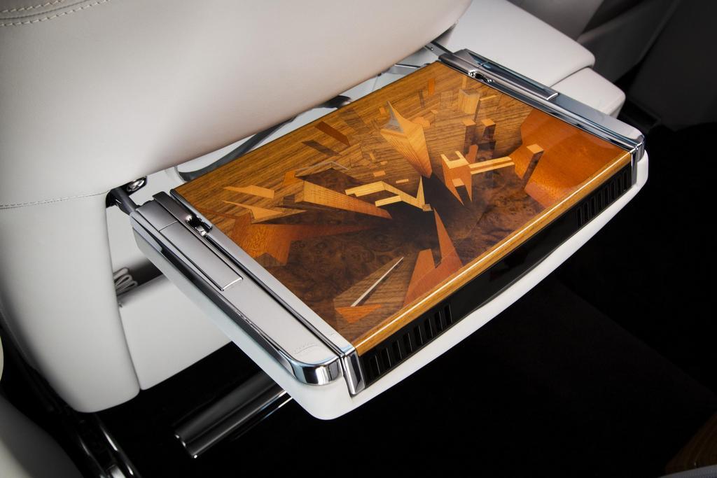 hd-paris_2014_rolls_royce_phantom_metropolitan_collection_1-1